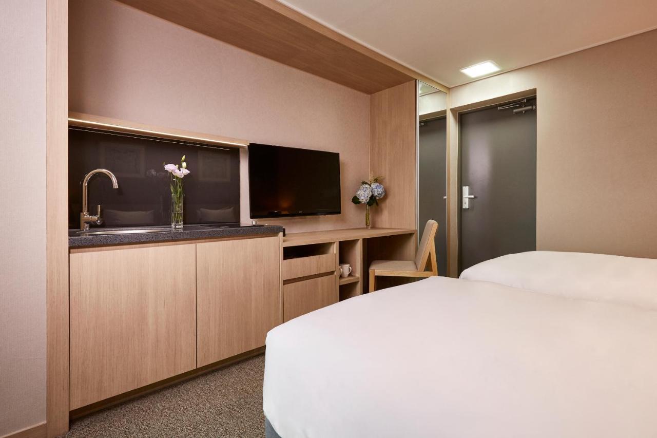 Raonstay In Perla Hotel จินจู ภายนอก รูปภาพ