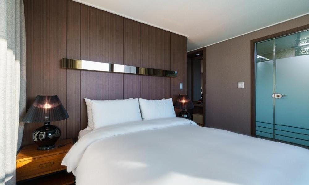 Raonstay In Perla Hotel จินจู ภายนอก รูปภาพ